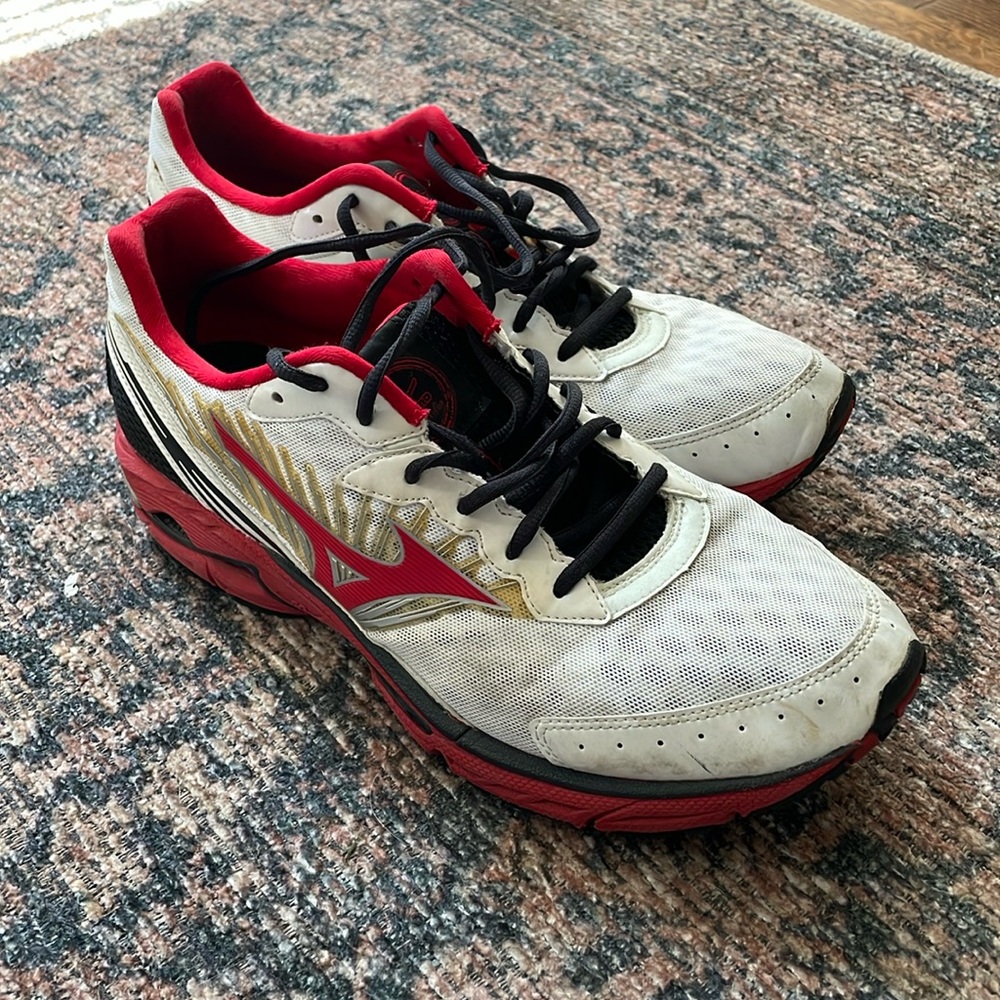 Mizuno Sneakers